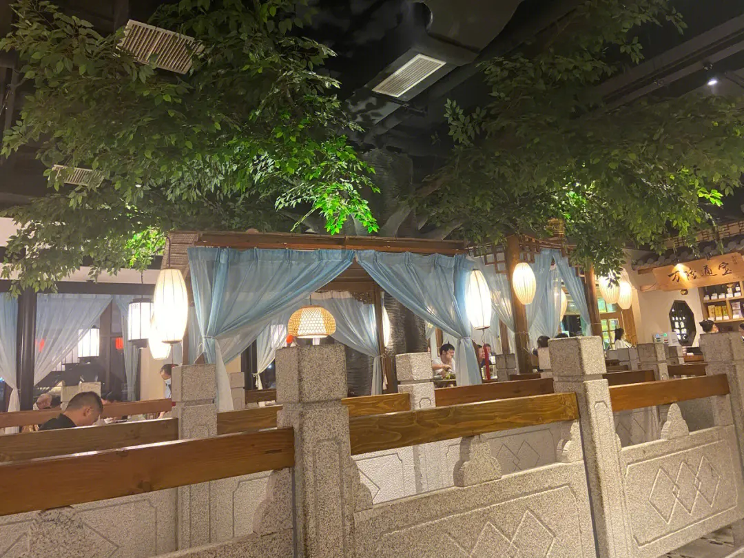 半畝田餐廳（松江新城店）中央空調保養(yǎng)工程